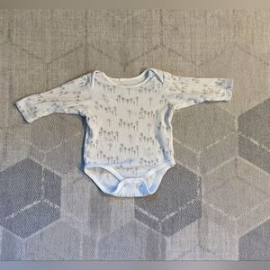 Baby Mori onesie long sleeve white arrow pattern 9-12 month